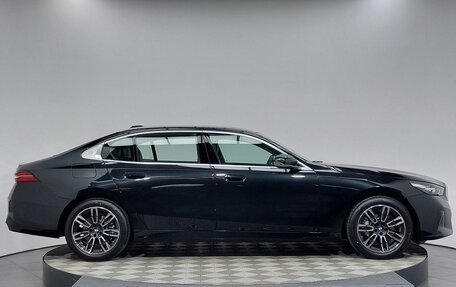 BMW 5 серия, 2025 год, 8 850 000 рублей, 4 фотография