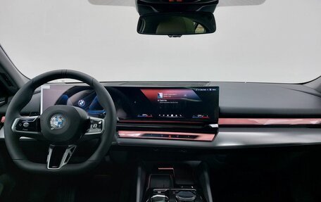 BMW 5 серия, 2025 год, 8 850 000 рублей, 12 фотография