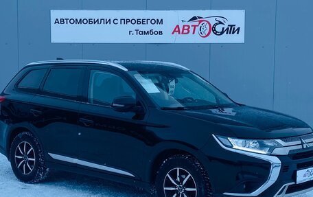 Mitsubishi Outlander III рестайлинг 3, 2019 год, 1 890 000 рублей, 1 фотография