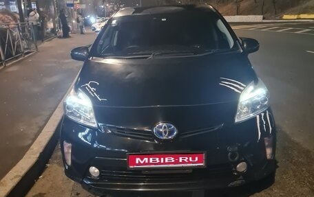 Toyota Prius, 2015 год, 1 380 000 рублей, 1 фотография