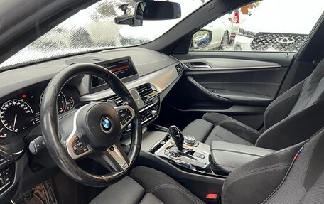 BMW 5 серия, 2018 год, 3 050 000 рублей, 15 фотография