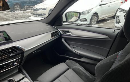 BMW 5 серия, 2018 год, 3 050 000 рублей, 17 фотография