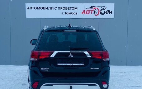 Mitsubishi Outlander III рестайлинг 3, 2019 год, 1 890 000 рублей, 6 фотография