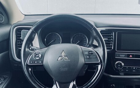 Mitsubishi Outlander III рестайлинг 3, 2019 год, 1 890 000 рублей, 15 фотография