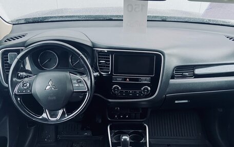 Mitsubishi Outlander III рестайлинг 3, 2019 год, 1 890 000 рублей, 17 фотография