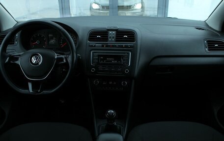 Volkswagen Polo VI (EU Market), 2016 год, 890 000 рублей, 24 фотография