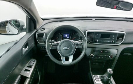 KIA Sportage IV рестайлинг, 2018 год, 1 999 000 рублей, 11 фотография