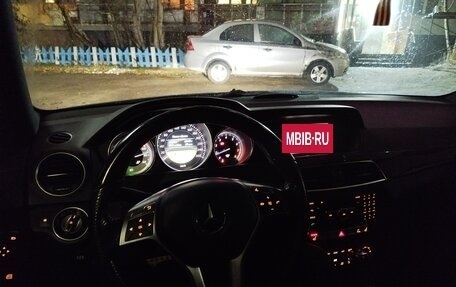 Mercedes-Benz C-Класс, 2011 год, 1 250 000 рублей, 4 фотография