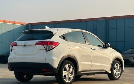 Honda Vezel, 2021 год, 1 712 000 рублей, 5 фотография