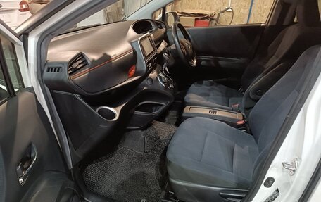 Toyota Sienta II, 2022 год, 1 550 000 рублей, 10 фотография