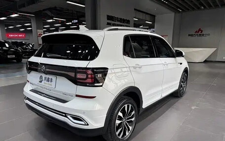 Volkswagen T-Cross I, 2022 год, 1 600 000 рублей, 9 фотография