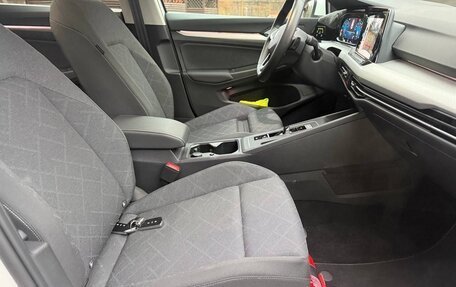 Volkswagen Golf VIII, 2022 год, 2 342 000 рублей, 17 фотография