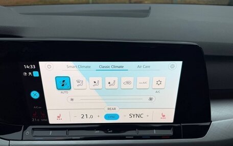 Volkswagen Golf VIII, 2022 год, 2 342 000 рублей, 21 фотография