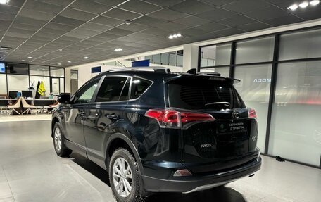 Toyota RAV4, 2017 год, 2 650 000 рублей, 5 фотография