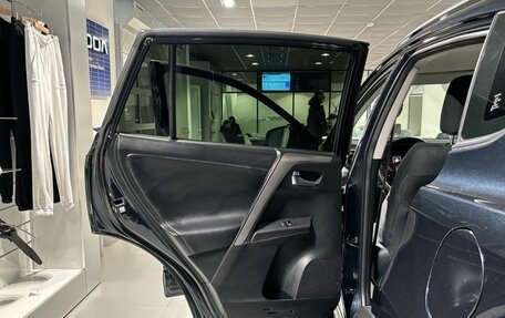 Toyota RAV4, 2017 год, 2 650 000 рублей, 13 фотография