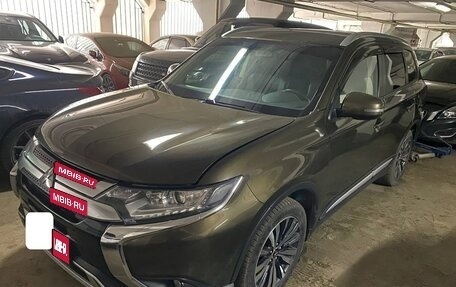 Mitsubishi Outlander III рестайлинг 3, 2019 год, 2 100 000 рублей, 1 фотография