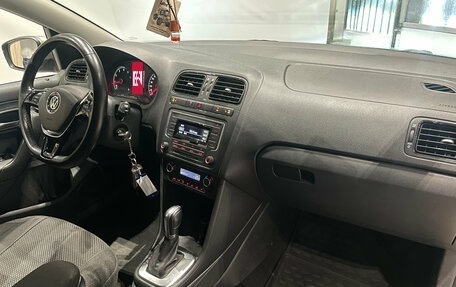 Volkswagen Polo VI (EU Market), 2015 год, 999 000 рублей, 23 фотография