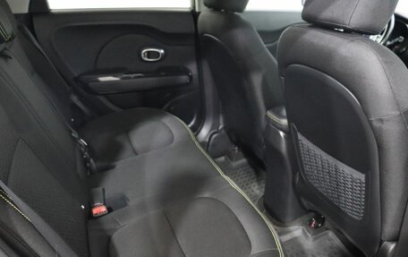 KIA Soul II рестайлинг, 2015 год, 1 400 000 рублей, 22 фотография