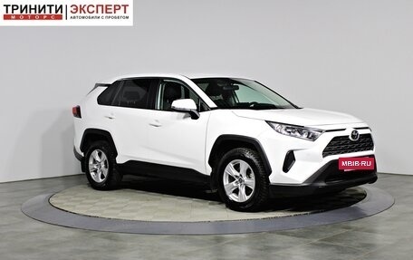 Toyota RAV4, 2020 год, 2 697 000 рублей, 3 фотография