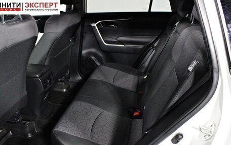 Toyota RAV4, 2020 год, 2 697 000 рублей, 17 фотография