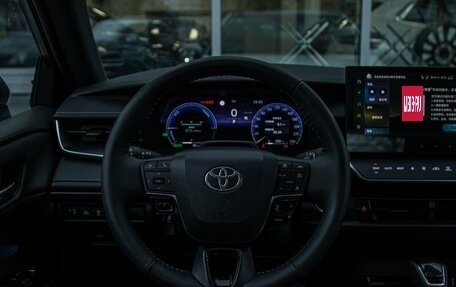 Toyota Camry, 2025 год, 4 950 000 рублей, 12 фотография