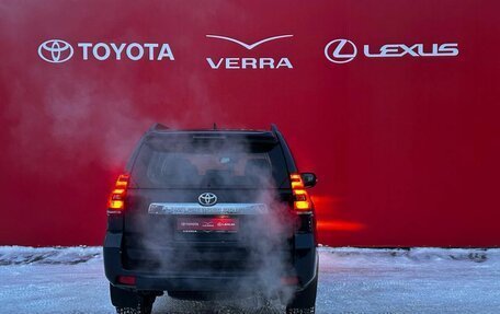 Toyota Land Cruiser Prado 150 рестайлинг 2, 2018 год, 7 000 000 рублей, 5 фотография