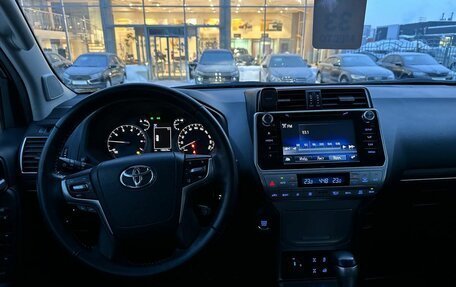 Toyota Land Cruiser Prado 150 рестайлинг 2, 2018 год, 7 000 000 рублей, 10 фотография