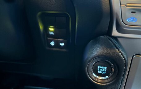 Toyota Land Cruiser Prado 150 рестайлинг 2, 2018 год, 7 000 000 рублей, 18 фотография