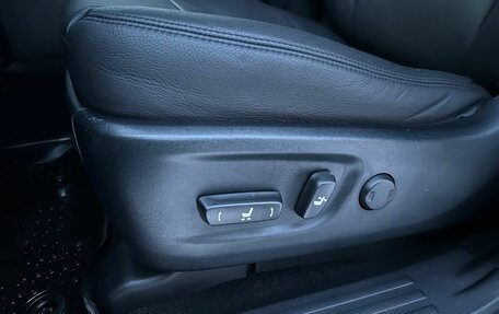 Toyota Land Cruiser Prado 150 рестайлинг 2, 2018 год, 7 000 000 рублей, 21 фотография