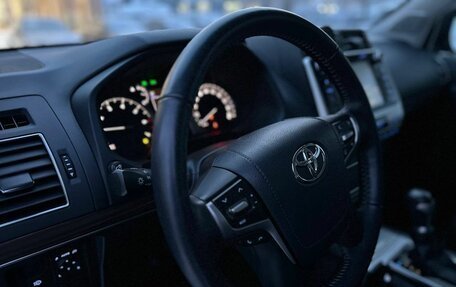 Toyota Land Cruiser Prado 150 рестайлинг 2, 2018 год, 7 000 000 рублей, 13 фотография