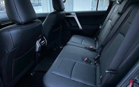 Toyota Land Cruiser Prado 150 рестайлинг 2, 2018 год, 7 000 000 рублей, 22 фотография