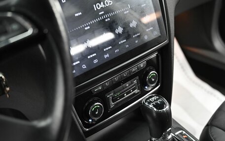 Skoda Superb III рестайлинг, 2013 год, 995 000 рублей, 13 фотография