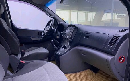 Hyundai H-1 II рестайлинг, 2012 год, 999 000 рублей, 11 фотография