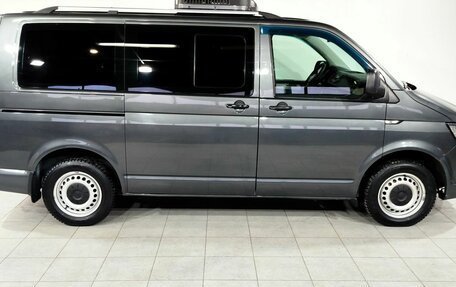 Volkswagen Caravelle T6 рестайлинг, 2016 год, 2 700 000 рублей, 4 фотография