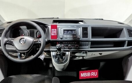 Volkswagen Caravelle T6 рестайлинг, 2016 год, 2 700 000 рублей, 15 фотография