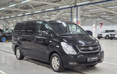 Hyundai H-1 II рестайлинг, 2011 год, 979 750 рублей, 3 фотография