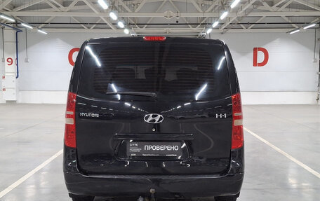 Hyundai H-1 II рестайлинг, 2011 год, 979 750 рублей, 7 фотография