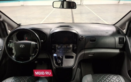 Hyundai H-1 II рестайлинг, 2011 год, 979 750 рублей, 17 фотография