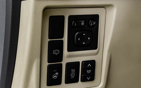 Toyota Land Cruiser Prado 150 рестайлинг 2, 2016 год, 3 799 000 рублей, 23 фотография