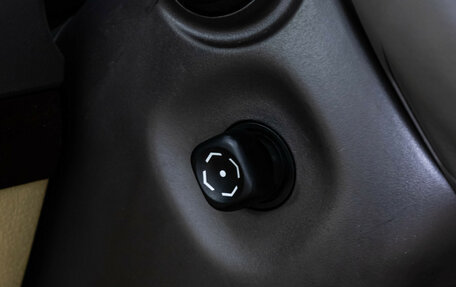 Toyota Land Cruiser Prado 150 рестайлинг 2, 2016 год, 3 799 000 рублей, 22 фотография