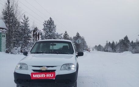 Chevrolet Niva I рестайлинг, 2017 год, 645 000 рублей, 5 фотография