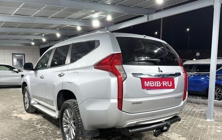 Mitsubishi Pajero Sport III рестайлинг, 2019 год, 2 899 000 рублей, 3 фотография