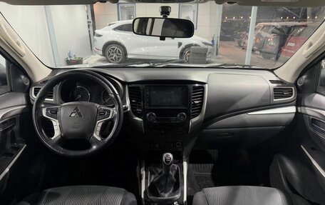 Mitsubishi Pajero Sport III рестайлинг, 2019 год, 2 899 000 рублей, 10 фотография