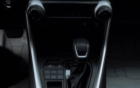 Toyota RAV4, 2025 год, 4 690 000 рублей, 17 фотография