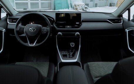 Toyota RAV4, 2025 год, 4 690 000 рублей, 26 фотография