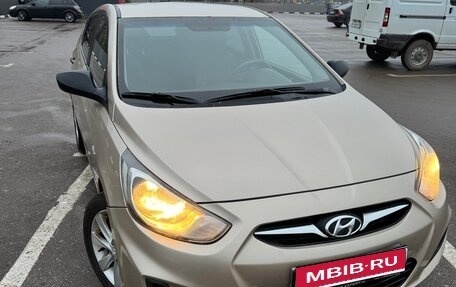 Hyundai Solaris II рестайлинг, 2011 год, 599 000 рублей, 1 фотография