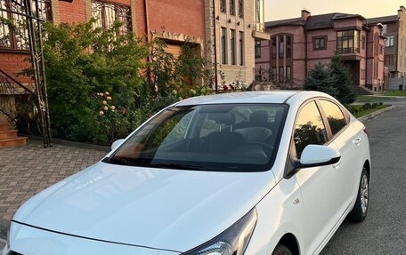 Hyundai Solaris II рестайлинг, 2019 год, 1 600 000 рублей, 4 фотография