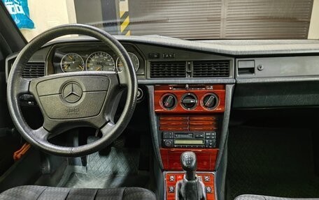 Mercedes-Benz 190 (W201), 1991 год, 1 350 000 рублей, 10 фотография