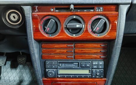 Mercedes-Benz 190 (W201), 1991 год, 1 350 000 рублей, 11 фотография