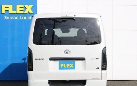 Toyota HiAce H200, 2022 год, 5 450 000 рублей, 2 фотография